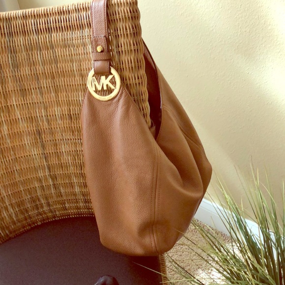 Michael Kors Handbags - Michael Kors Fulton slouchy Acorn purse